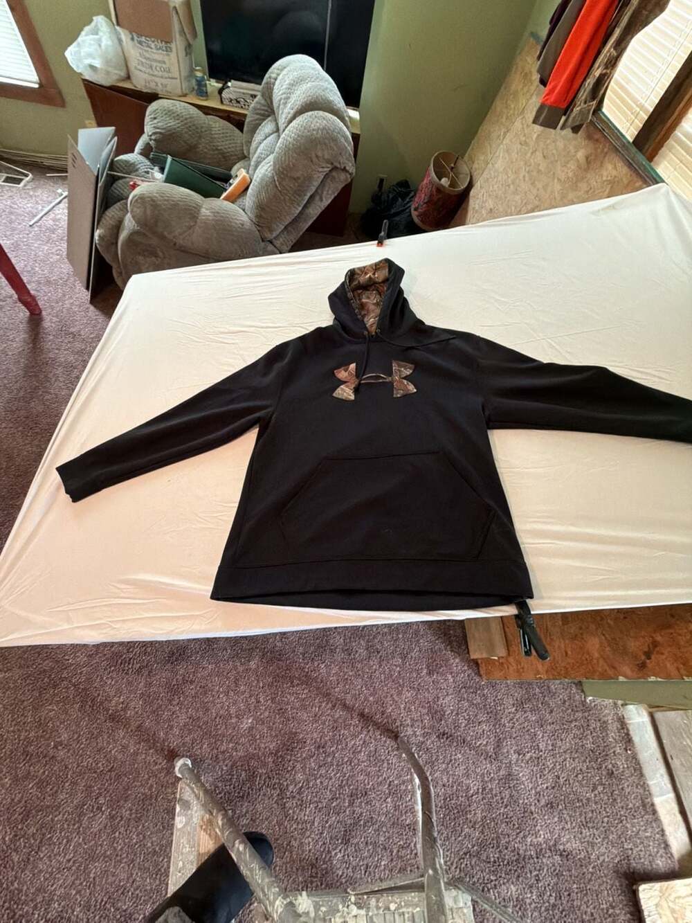 Under Armour Men's Large Black Camo Logo Pullover Hoodie